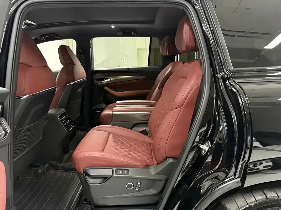 Audi Q6 2024 45 TFSI quattro Black Warrior Edition 6 Seaters 2024 — миниатюра 4