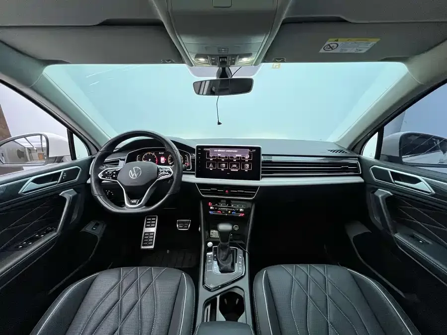 Volkswagen Tiguan L Tiguan L 2022 330TSI Automatic 2WD R-Line Enjoy Edition 2022 — миниатюра 4