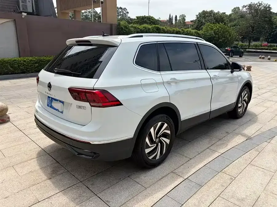 Volkswagen Tiguan L Tiguan L 2025 Outstanding Model 300TSI Automatic 2WD Longteng Edition 2026 — миниатюра 3
