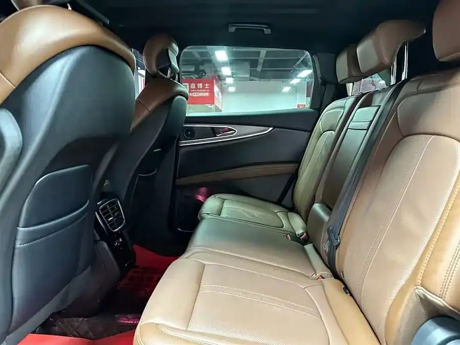 Lincoln Navigator Navigator 2021 2.7T 4WD Premium Edition 2022 — миниатюра 5