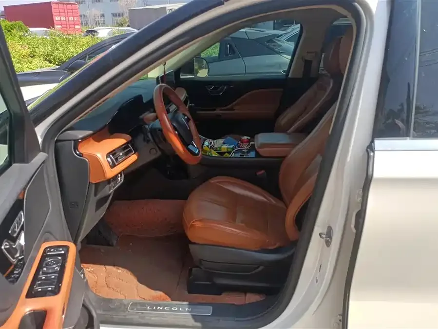 Lincoln Aviator Aviator 2021 3.0T V6 4WD Premium Edition 2022 — миниатюра 3