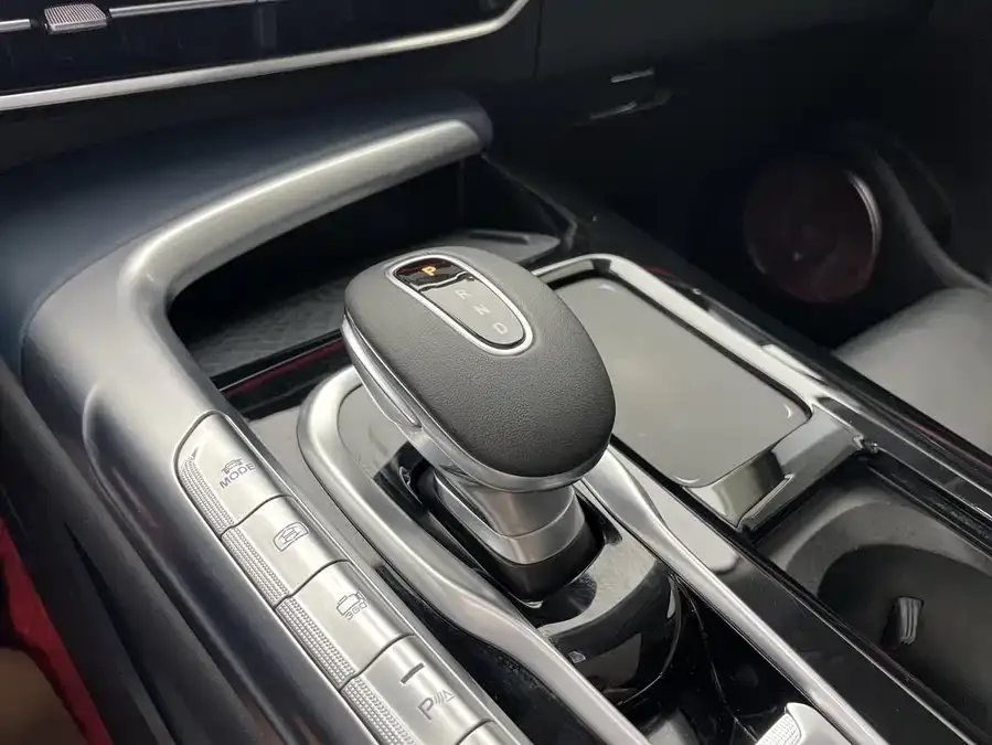 Voyah Lantu FREE Lantu FREE 2021 four-wheel drive standard extended range exclusive luxury package 2022 — миниатюра 4