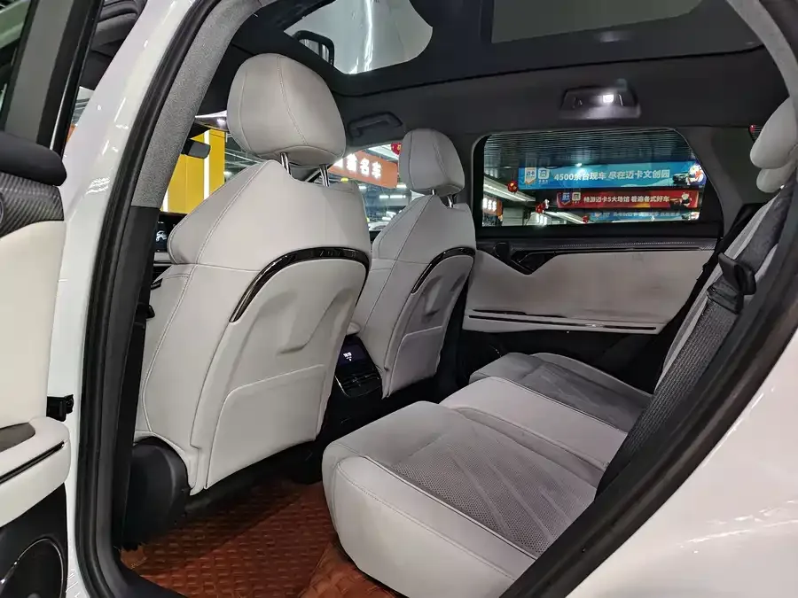 Voyah Lantu FREE VOYAH FREE 2025 318 318km RWD Touring Edition 2024 — миниатюра 3