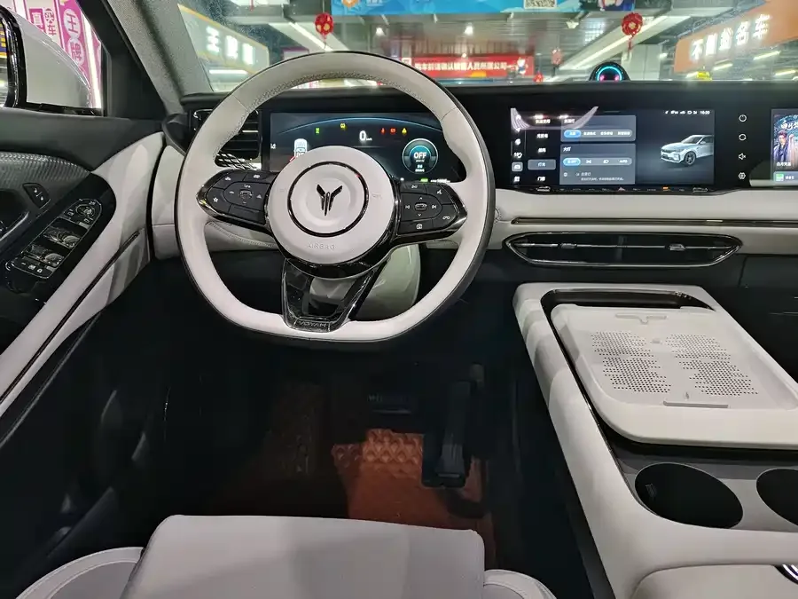 Voyah Lantu FREE VOYAH FREE 2025 318 318km RWD Touring Edition 2024 — миниатюра 5