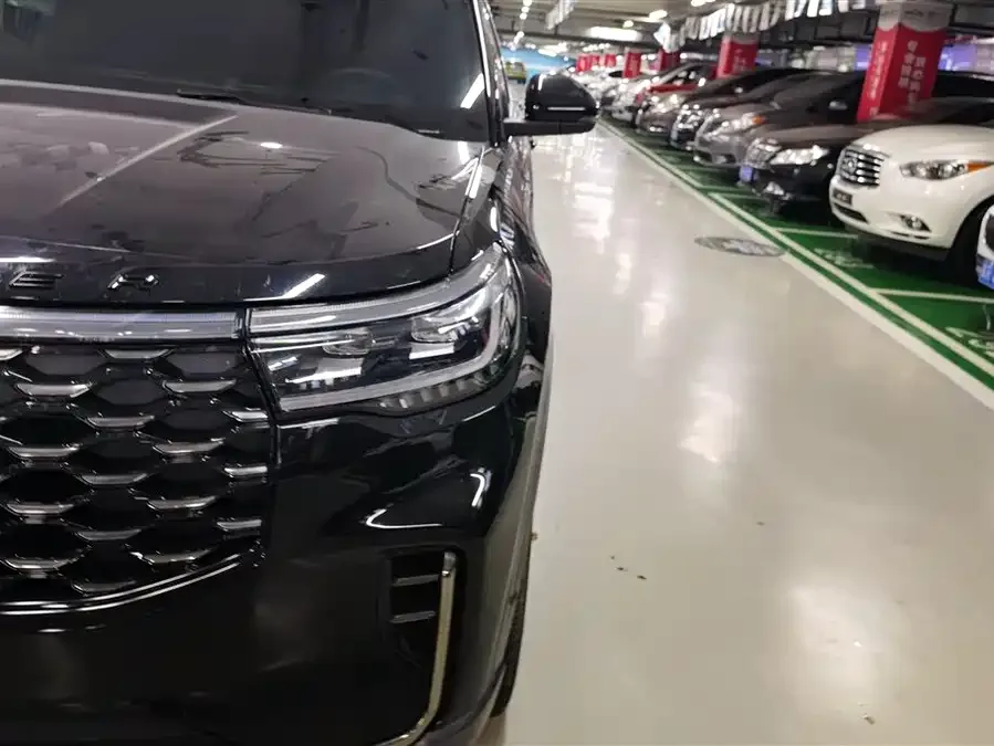 Ford Explorer Explorer 2023 EcoBoost 285 4WD ST-LINE 6 Seaters 2023 — миниатюра 5