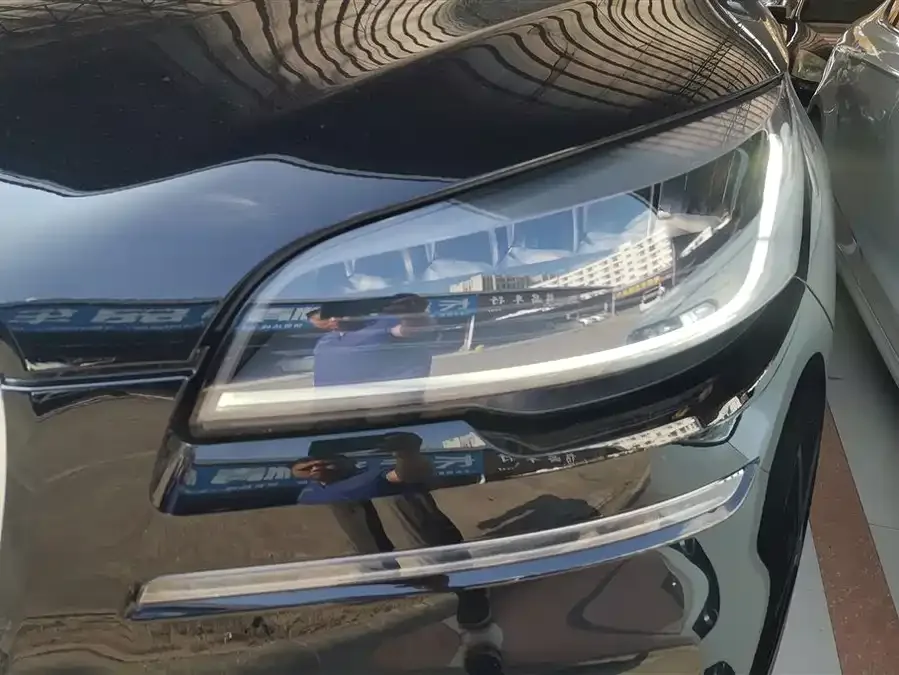 Lincoln Aviator Aviator 2022 3.0T V6 4WD Premium Edition 2023 — миниатюра 5
