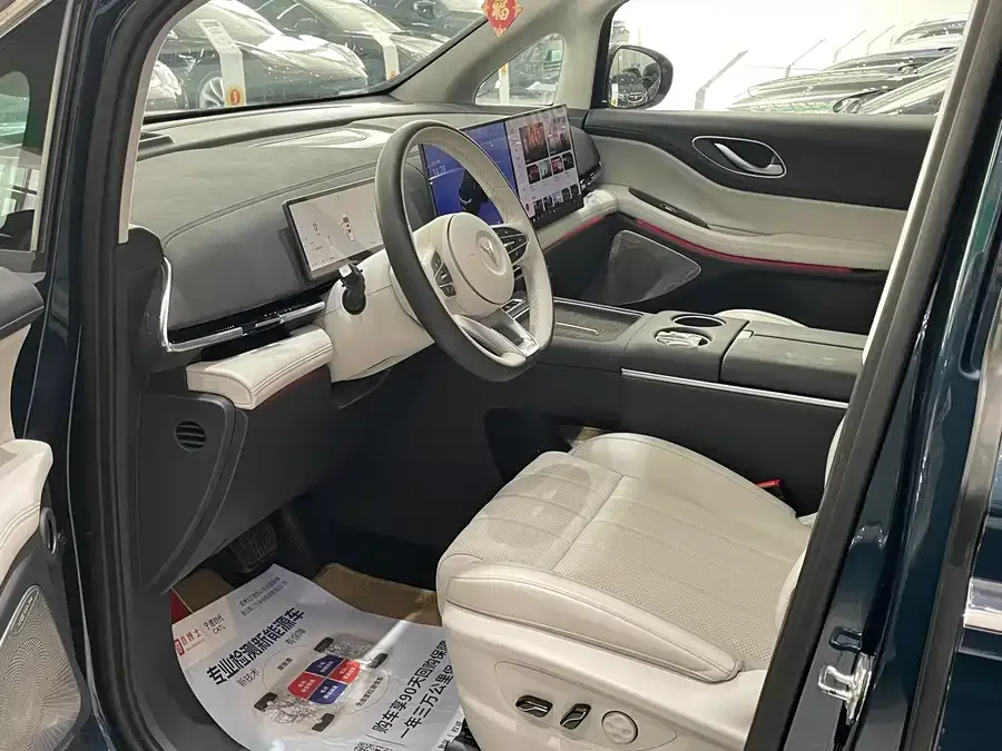 Voyah Lantu Dreamer Lantu Dreamer 2025 PHEV 4WD Flagship Kunpeng Edition 2025 — миниатюра 4