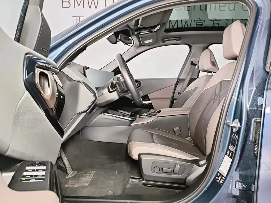 BMW X3 2025 xDrive30L Premium M Sport Night Edition 2025 — миниатюра 3
