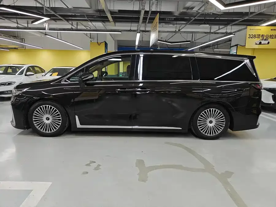 Voyah Lantu Dreamer Lantu Dreamer 2025 PHEV 4WD Flagship Kunpeng Edition 2024 — миниатюра 2