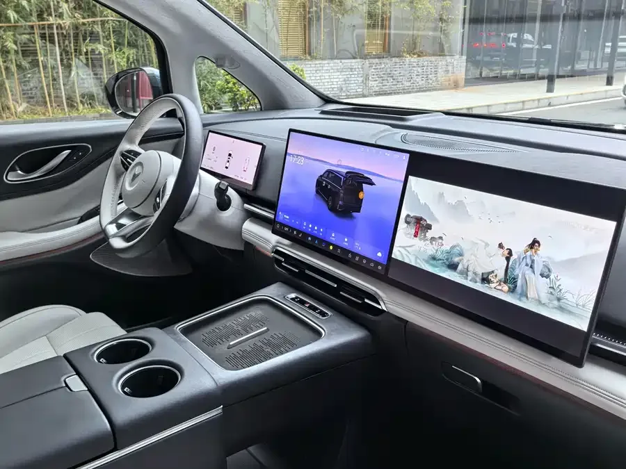 Voyah Lantu Dreamer Lantu Dreamer 2025 PHEV 4WD Flagship Kunpeng Edition 2025 — миниатюра 3