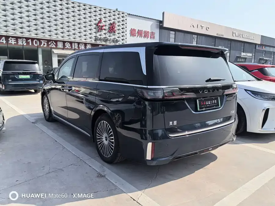 Voyah Lantu Dreamer Lantu Dreamer 2025 PHEV 4WD Flagship Kunpeng Edition 2025 — миниатюра 2