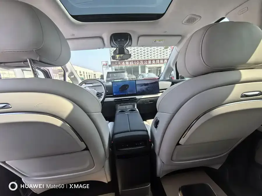 Voyah Lantu Dreamer Lantu Dreamer 2025 PHEV 4WD Flagship Kunpeng Edition 2025 — миниатюра 4