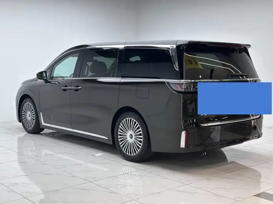 Voyah Lantu Dreamer Lantu Dreamer 2025 PHEV 4WD Flagship Kunpeng Edition 2024 — миниатюра 2