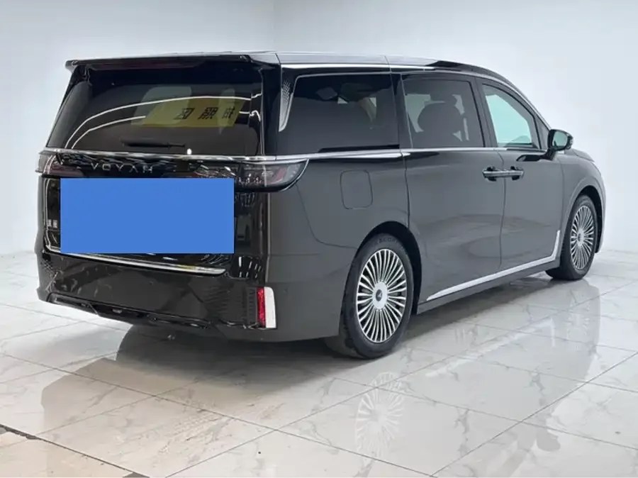 Voyah Lantu Dreamer Lantu Dreamer 2025 PHEV 4WD Flagship Kunpeng Edition 2024 — миниатюра 3
