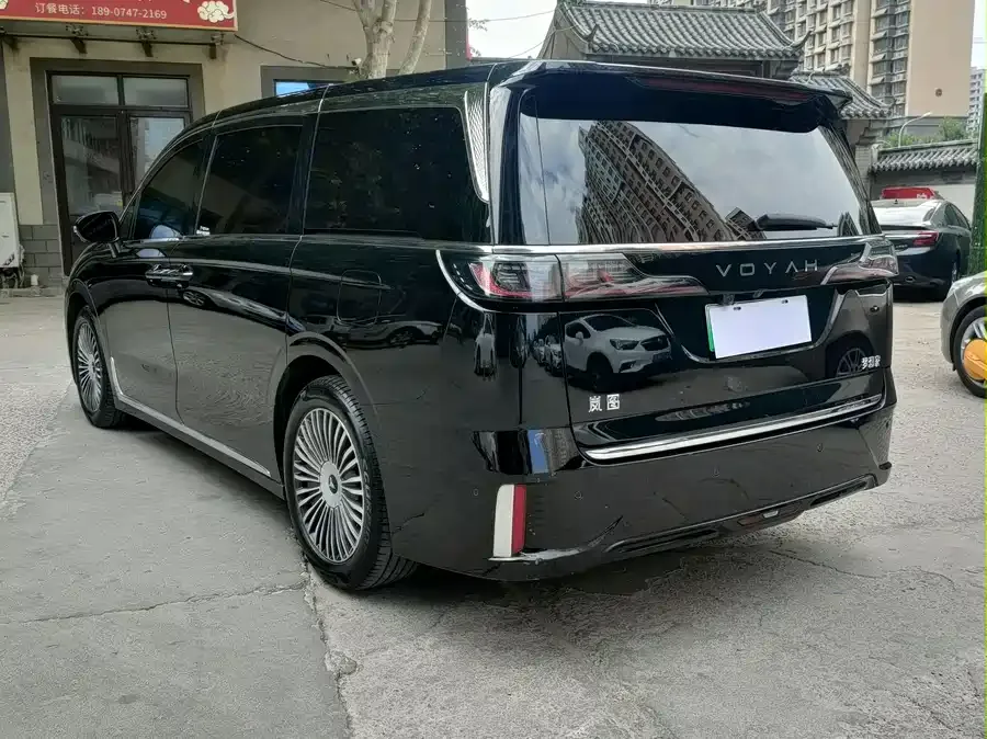 Voyah Lantu Dreamer 2025 Lantu Dreamer PHEV 4WD Premium Kunpeng Edition 2025 — миниатюра 5