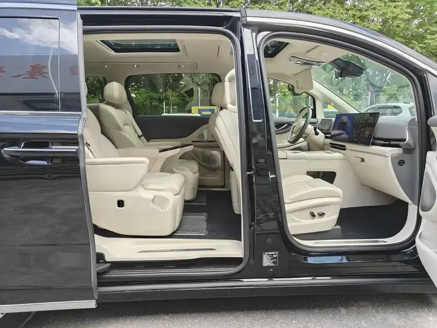 Voyah Lantu Dreamer 2025 Lantu Dreamer PHEV 4WD Premium Kunpeng Edition 2024 — миниатюра 4