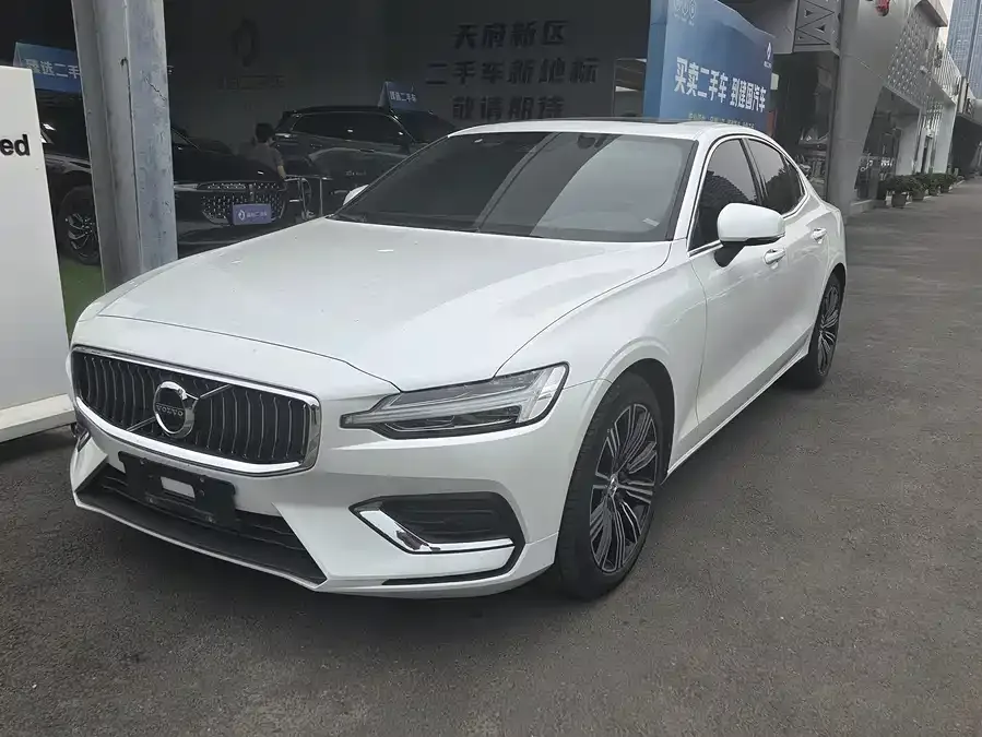 Volvo S60 2022