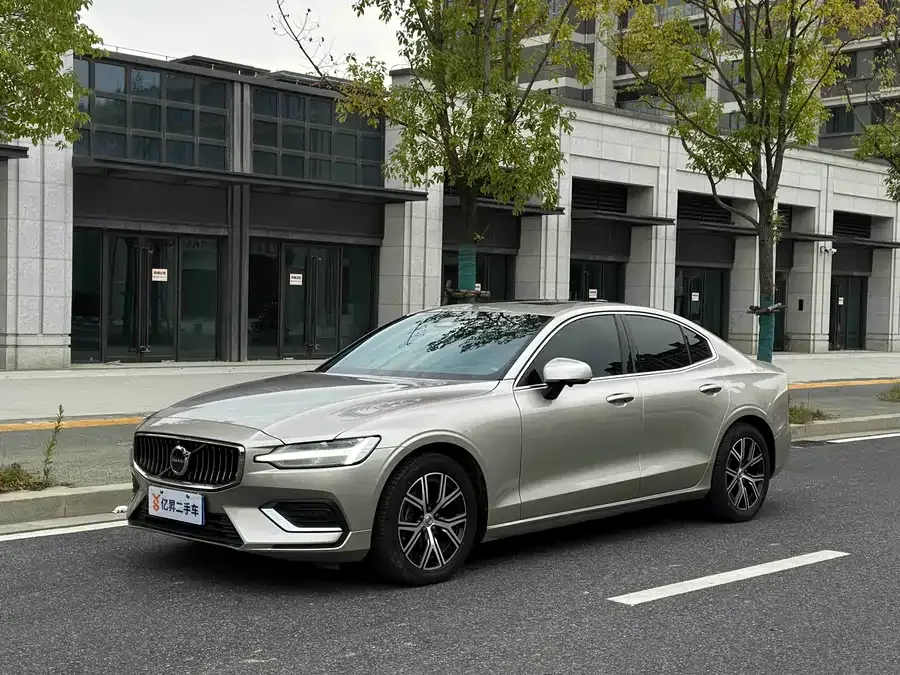 Volvo S60 2023