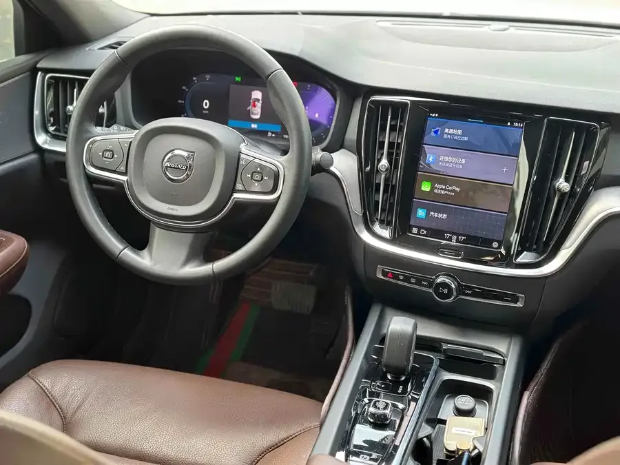 Volvo S60 2023 B4 Zhiyi Luxury Edition 2023 — миниатюра 3