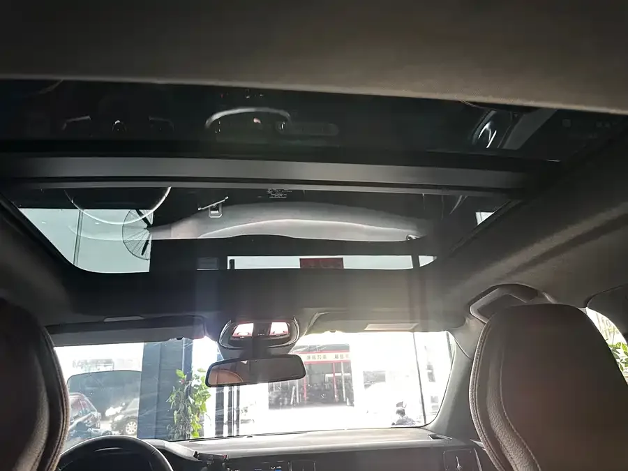 Volvo S60 2023 B4 Zhiyi Luxury Edition 2023 — миниатюра 3