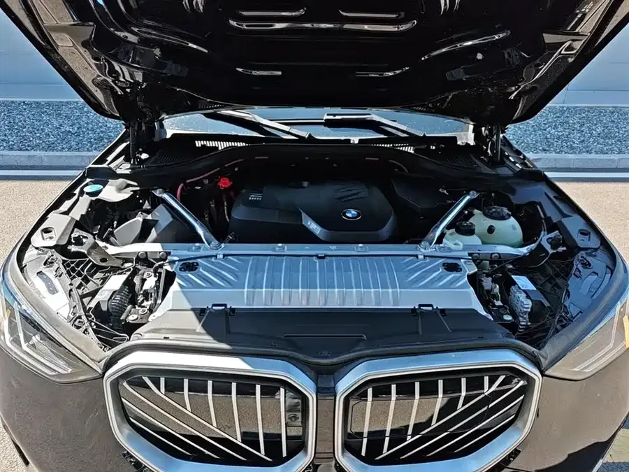 BMW X3 2025 xDrive30L Exclusive M Sport Package 2025 — миниатюра 4