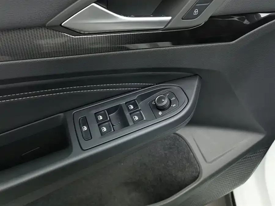 Volkswagen Golf Golf 2023 facelift 280TSI DSG R-Line Lite 2024 — миниатюра 3