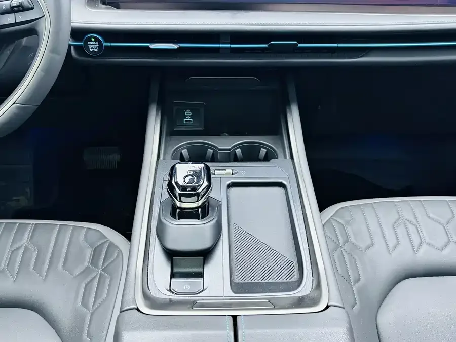 Ford Edge 2024 Sharp L 2.0T EcoBoost 2WD 7-seater Fashion Edition 2024 — миниатюра 3
