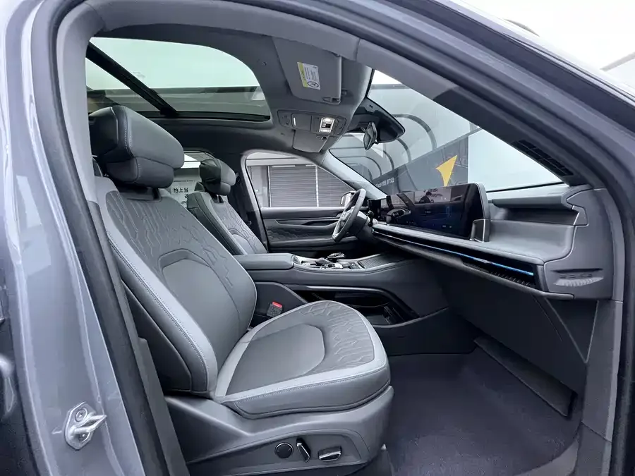 Ford Edge 2023 Sharp L 2.0T EcoBoost 2WD 7-seat Luxury Edition 2024 — миниатюра 3