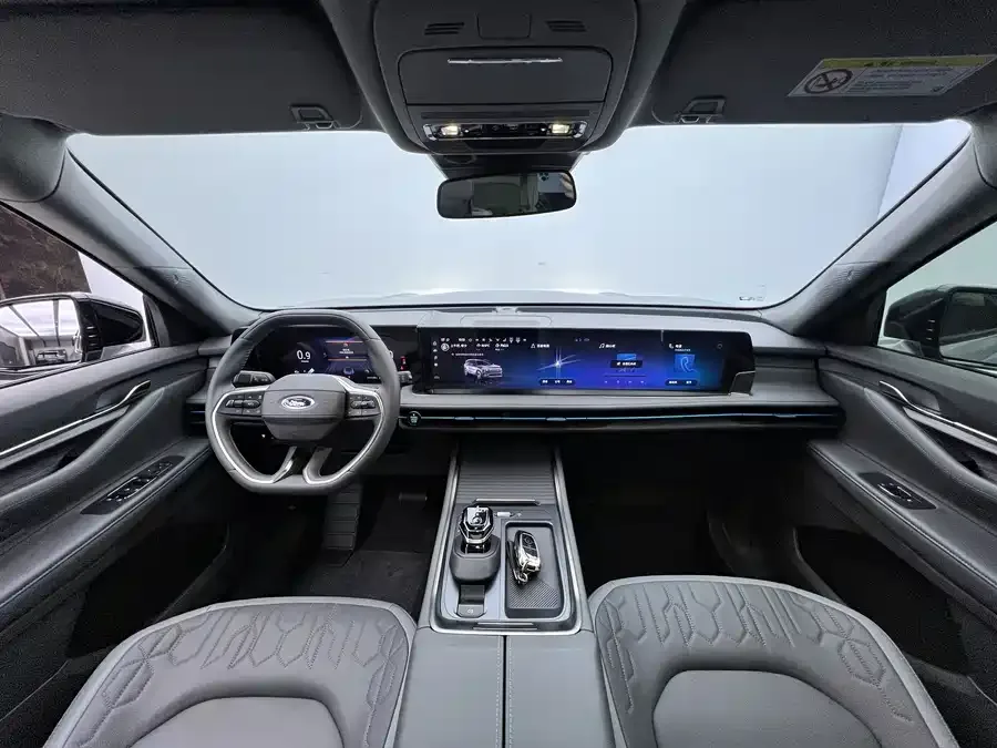 Ford Edge 2023 Sharp L 2.0T EcoBoost 2WD 7-seat Luxury Edition 2024 — миниатюра 4