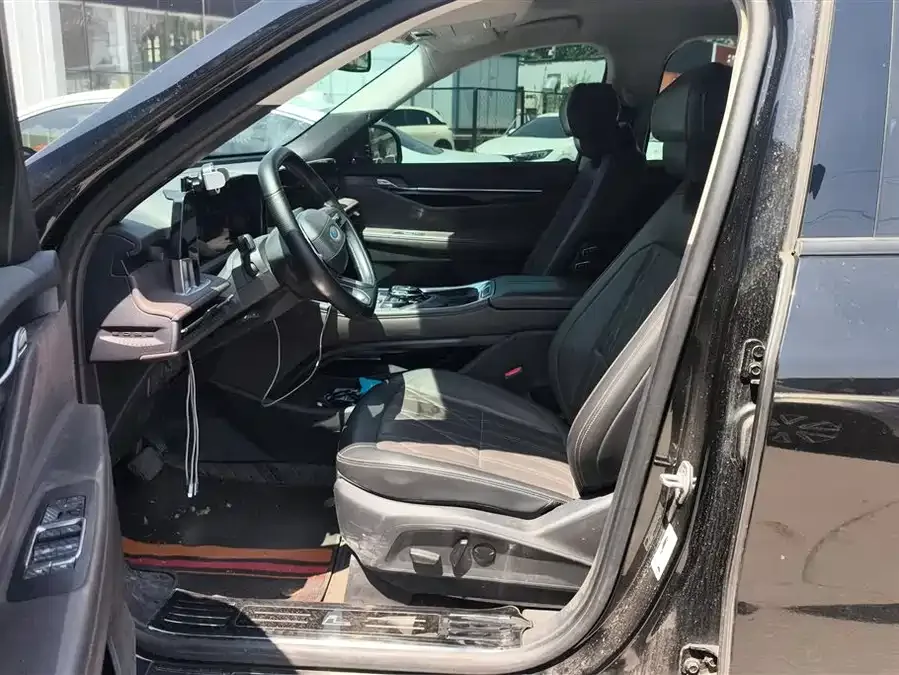 Ford Edge 2025 Sharp L 2.0T EcoBoost 4WD 7-seater Ultimate Edition 2024 — миниатюра 3