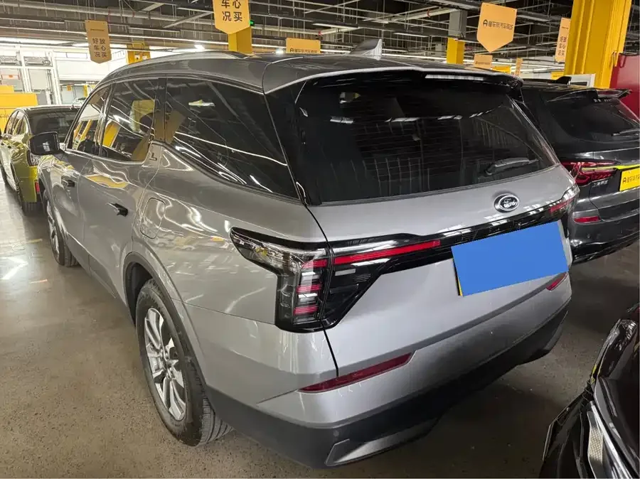 Ford Edge 2025 Sharp L 2.0T EcoBoost 2WD 7-seat Luxury Edition 2025 — миниатюра 2