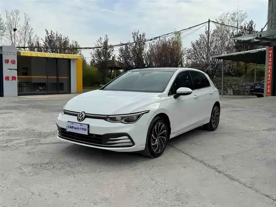 Volkswagen Golf 2025