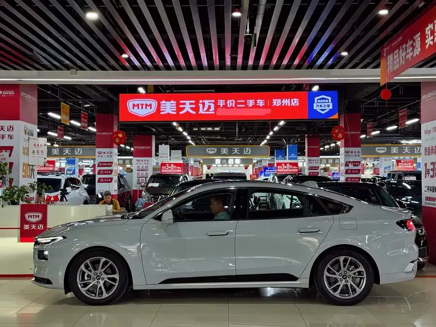 Ford Mondeo 2023 Mondeo EcoBoost 180 Luxury 2023 — миниатюра 2