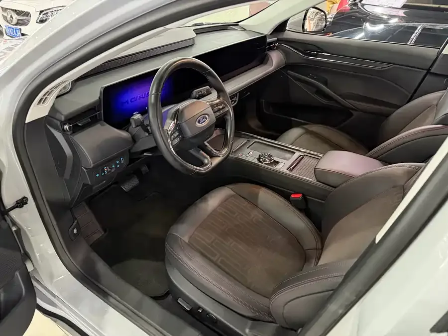 Ford Mondeo 2023 Mondeo EcoBoost 180 Luxury 2023 — миниатюра 3