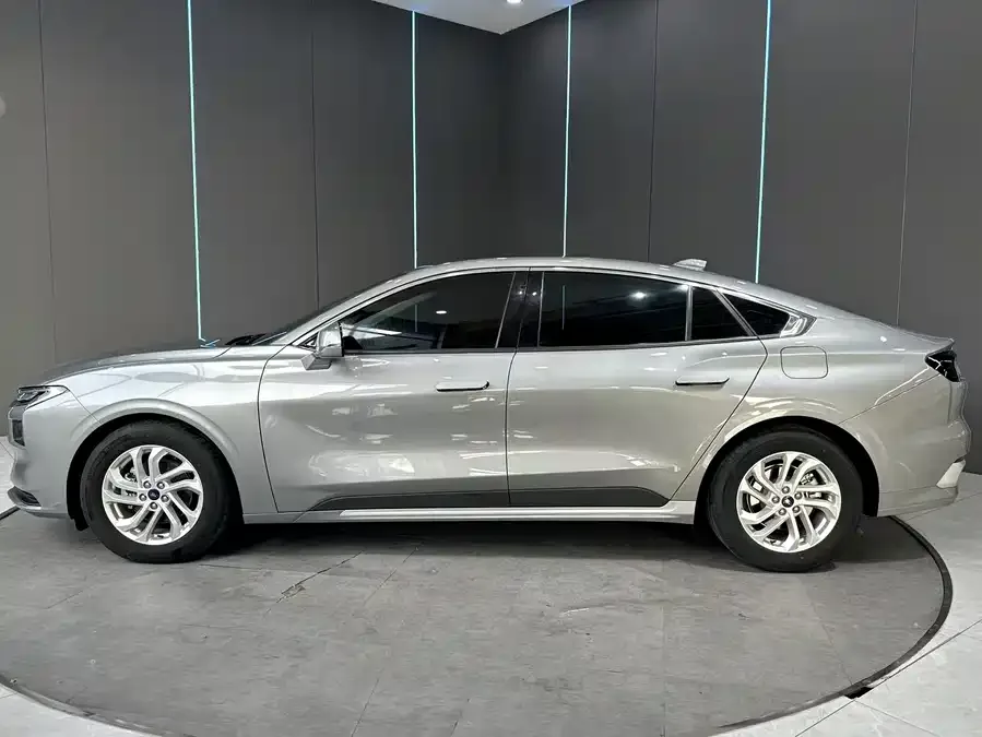 Ford Mondeo Mondeo 2022 facelift EcoBoost 245 Fashion Edition 2023 — миниатюра 4