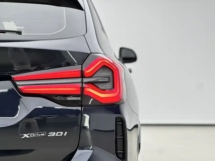 BMW X3 2022 Model 2 xDrive30i Leading M Night Edition 2023 — миниатюра 4