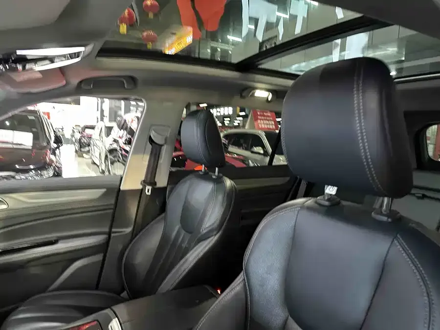 Ford Lingyu Lingyu 2021 EcoBoost 225 Platinum Edition 5 Seaters 2022 — миниатюра 3