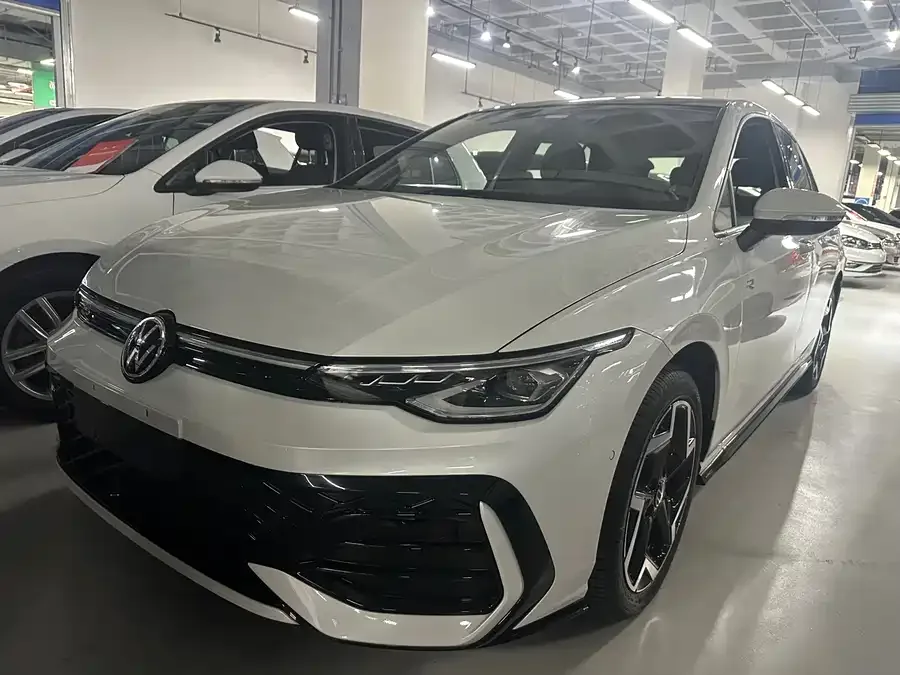Volkswagen Golf 2024