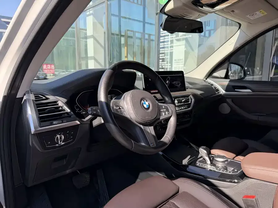 BMW X3 2022 Model 2 xDrive30i Leading M Night Edition 2024 — миниатюра 2
