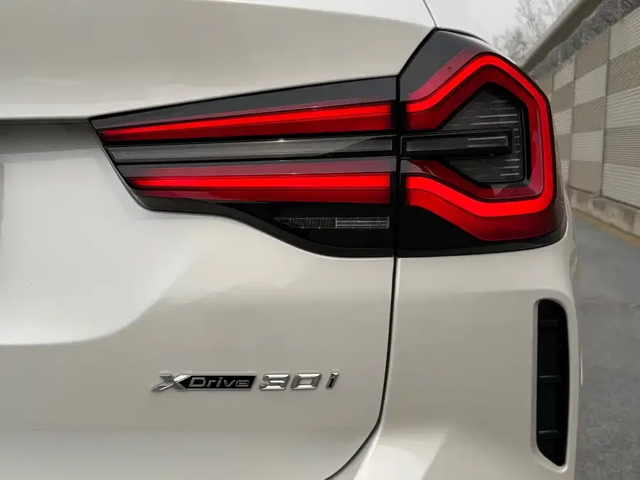 BMW X3 2023 facelift xDrive30i Leading M Night Edition 2024 — миниатюра 3