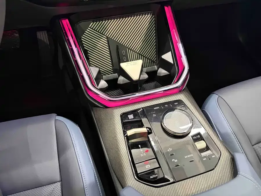 BMW X3 2025 xDrive30L Leading M Sports Package 2025 — миниатюра 4