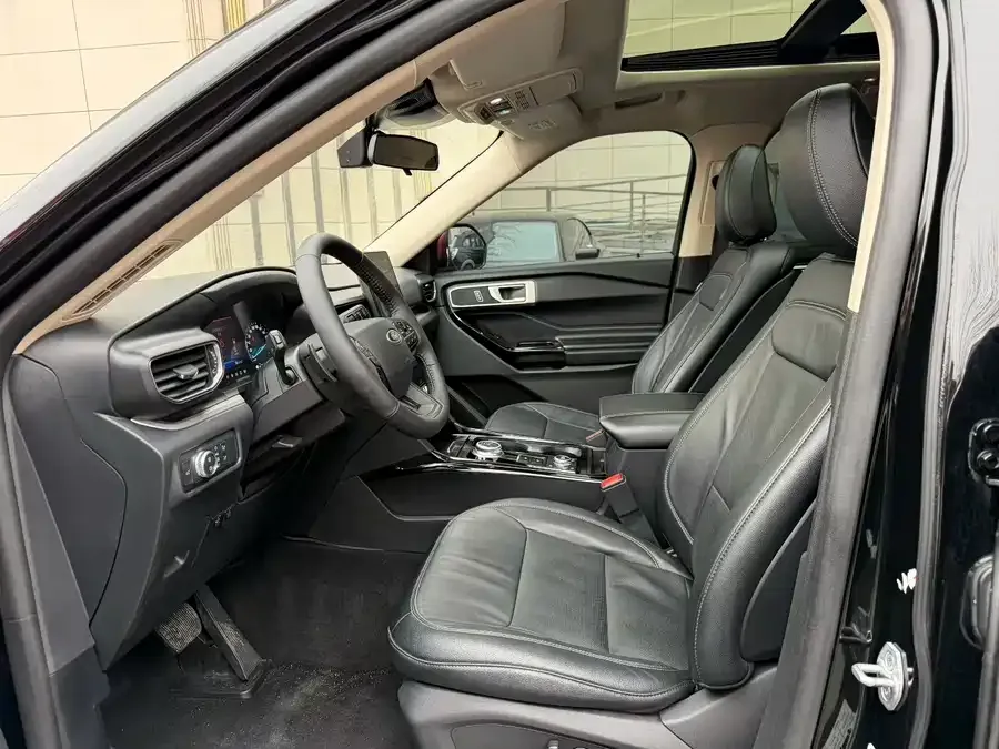 Ford Explorer Explorer 2022 EcoBoost 285 4WD 30th Anniversary Edition 7 Seats 2022 — миниатюра 5