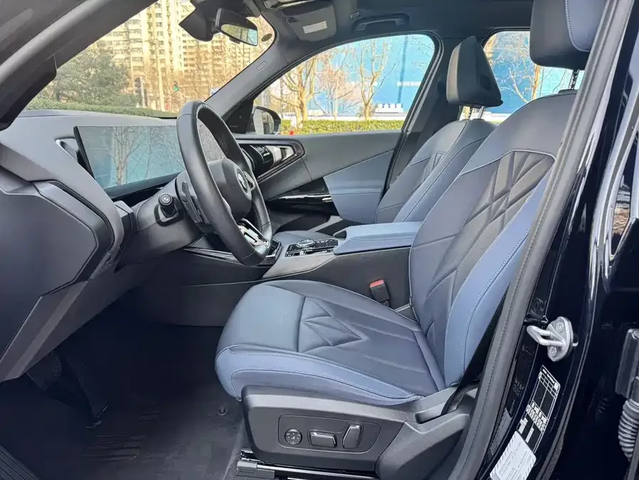 BMW X3 2025 xDrive30L Exclusive M Sport Package 2025 — миниатюра 3