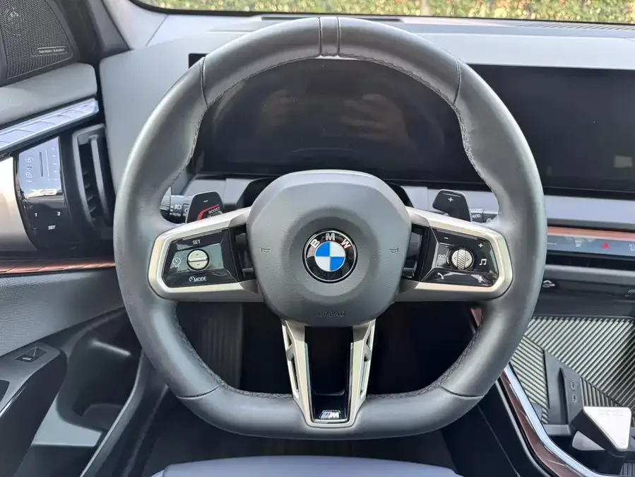 BMW X3 2025 xDrive30L Exclusive M Sport Package 2025 — миниатюра 4