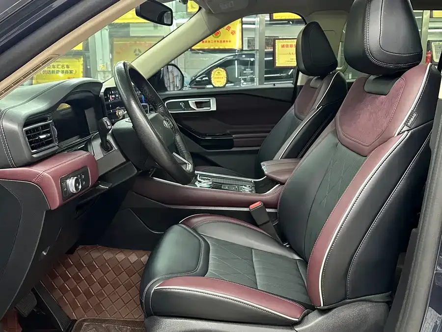 Ford Explorer Explorer 2023 EcoBoost 285 4WD Titanium Edition 7 Seaters 2023 — миниатюра 3