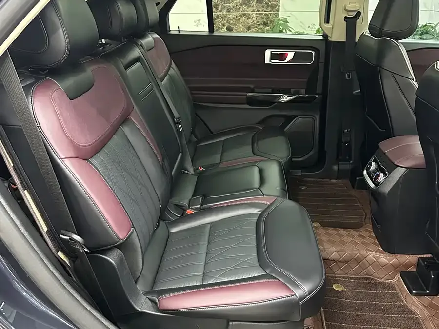 Ford Explorer Explorer 2023 EcoBoost 285 4WD Titanium Edition 7 Seaters 2023 — миниатюра 4