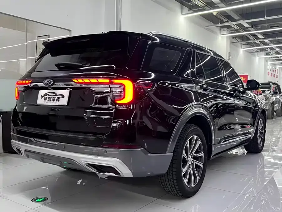 Ford Explorer Explorer 2023 EcoBoost 285 4WD Titanium Edition 7 Seaters 2023 — миниатюра 3