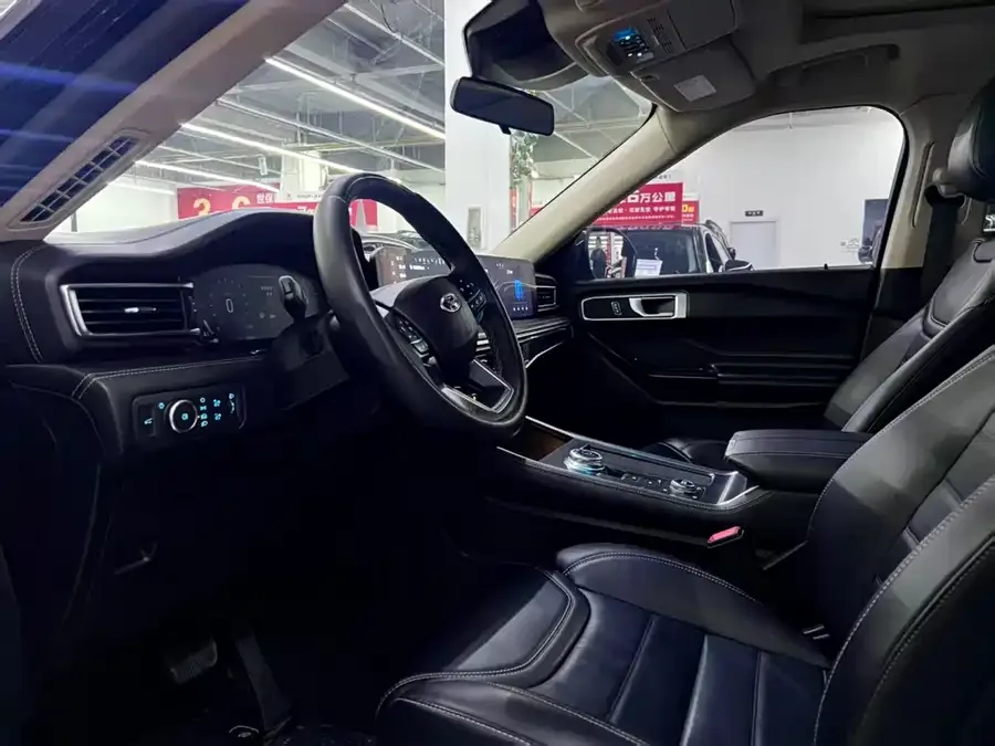 Ford Explorer Explorer 2023 EcoBoost 285 4WD Titanium Edition 7 Seaters 2023 — миниатюра 4