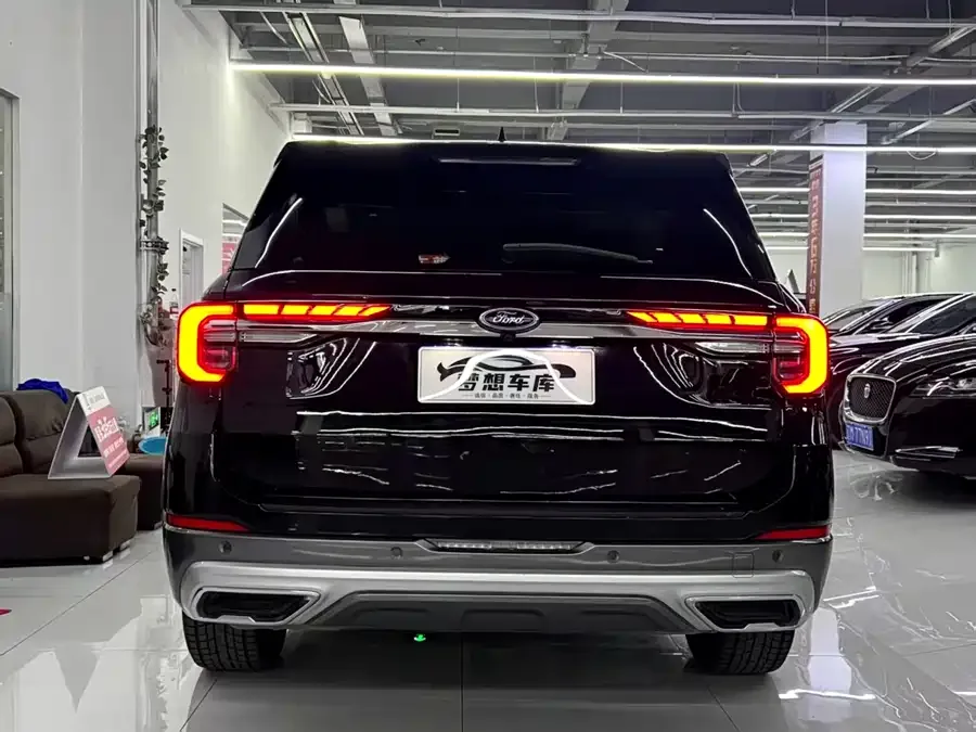 Ford Explorer Explorer 2023 EcoBoost 285 4WD Titanium Edition 7 Seaters 2023 — миниатюра 5