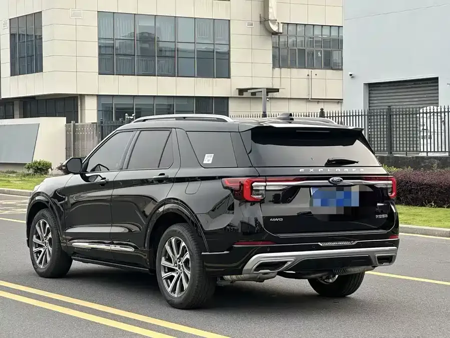 Ford Explorer Explorer 2024 2.3T EcoBoost 4WD Fashion Plus Edition 6-seater 2026 — миниатюра 5